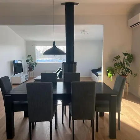 Modern In Good Location فيلة إسبو